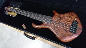 日本に届きました！ その3｜ルシアー駒木のギターよもやま話 その55