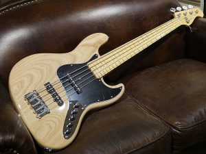 【HISTORY】アーティスト共同開発の5弦ベースが登場！～その②～