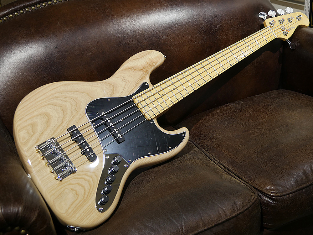 【HISTORY】アーティスト共同開発の5弦ベースが登場！～その②～