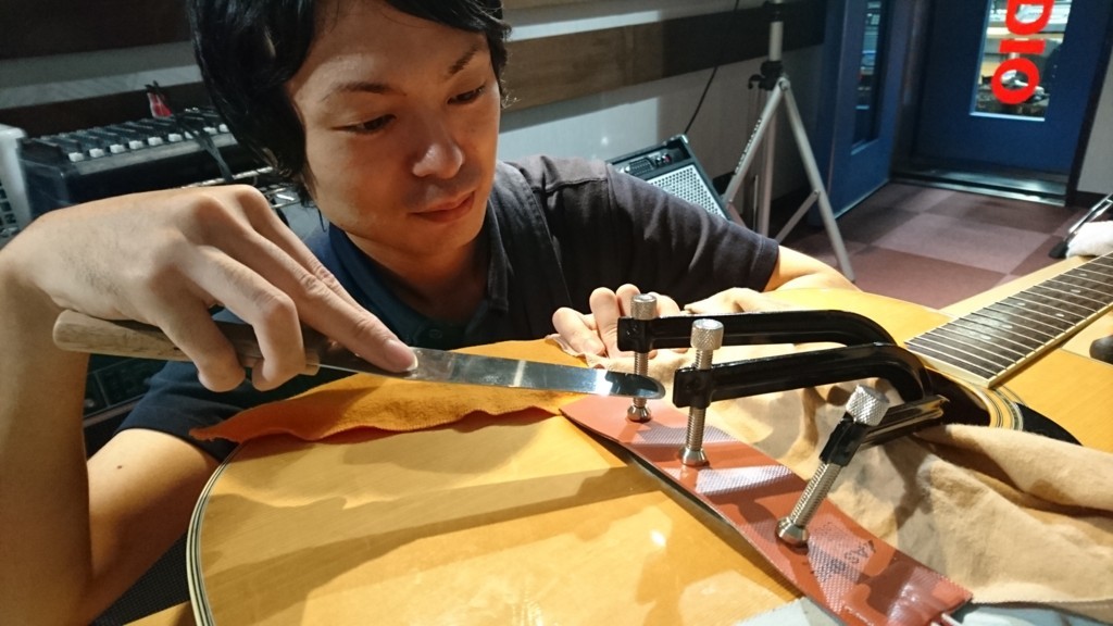 仙台にも店頭リペアブースが！｜ルシアー駒木のギターよもやま話 その71