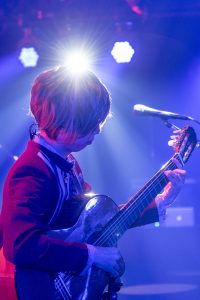 Official髭男dismの配信ライブでRAIMUNDOのフラメンコギターが登場！｜ルシアー駒木のギターよもやま話 その113