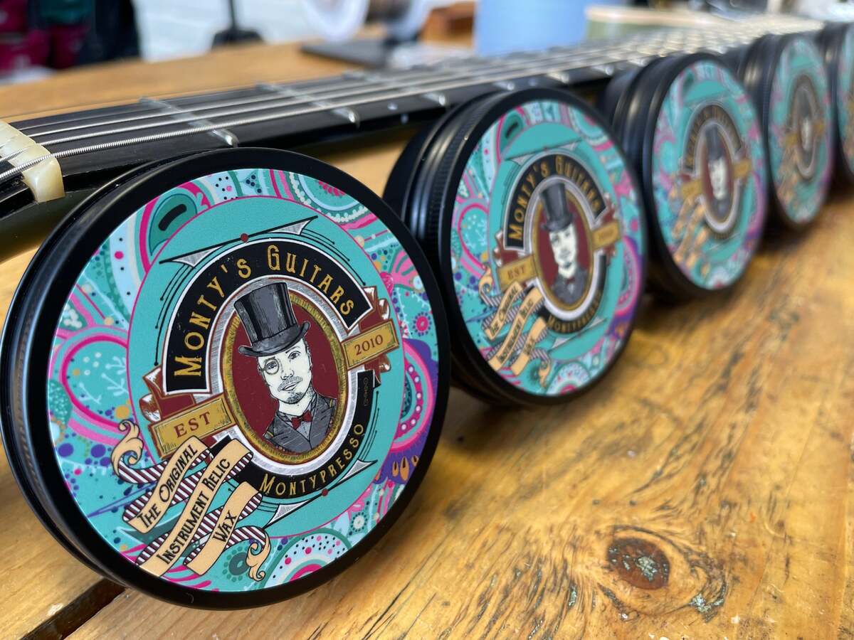 楽器の風合いを変える！Monty’s Guitars　Monty’s Montypressoでレリック仕上げを実現