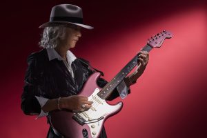 伝説のギタリストChar氏のシグネイチャーモデルがFenderより登場