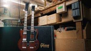 ロックの象徴を完全再現！ジミー・ペイジのEDS-1275ダブルネック、Gibsonから登場
