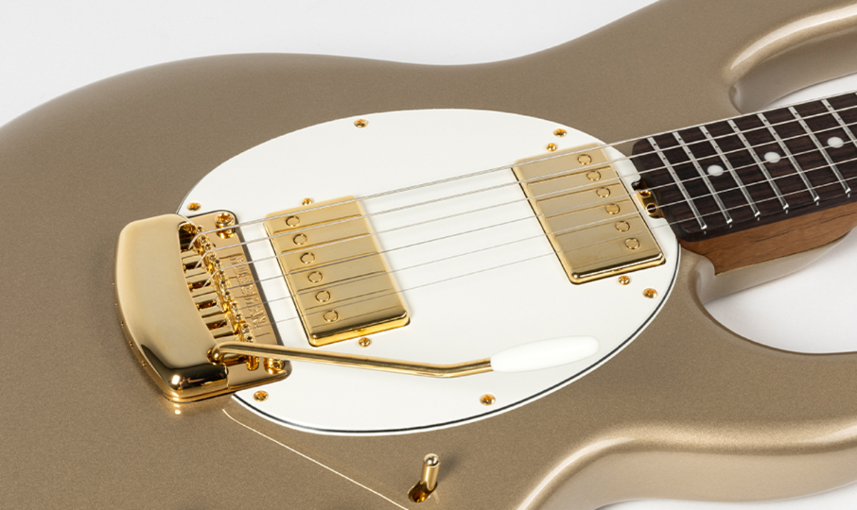 コリー・ウォン監修MUSICMAN StingRay IIが登場。快適性と音色バランス