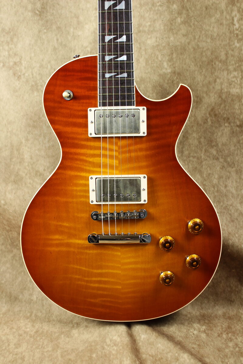 SAITO GUITARSの新フラッグシップ「33BEYOND」登場！伝統を超える極上
