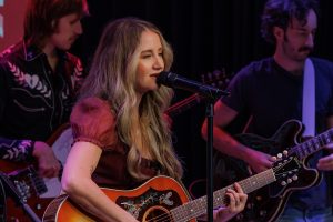 【Gibson Margo Price J-45】女性カントリーシンガーの想いを宿す特別モデル登場！