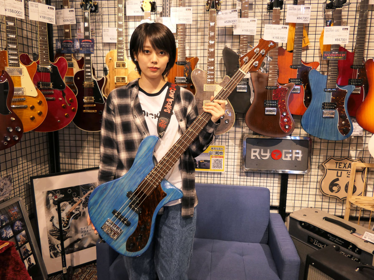 DIVER-BASSに新色の試作が完成。ザ・コインロッカーズの早坂つむぎさんに弾いてもらいました！