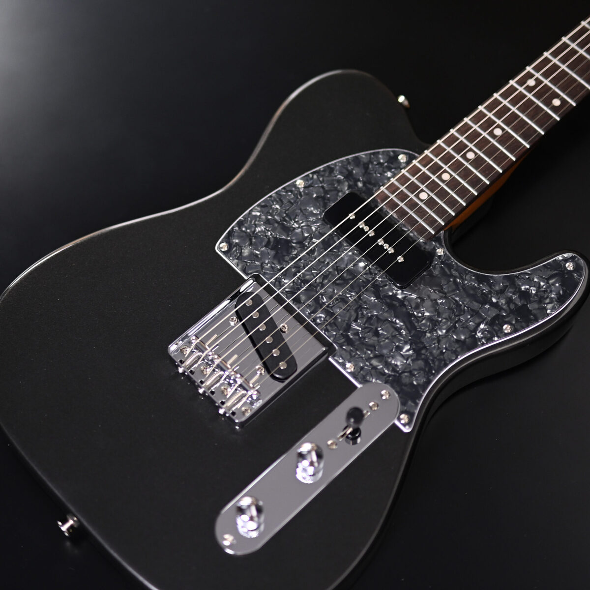 Bacchusよりブラックパールピックガードを纏う特別仕様モデルが3