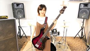 ザ・コインロッカーズ 松本璃奈さん特注カラーのDIVER-BASSが完成！お披露目&お渡し会！