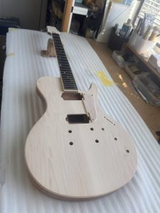 【8/19更新】フルホロウ構造のLPタイプSuzukaGuitarDesign/Rhetorica L13/PA信州ギター祭り2025