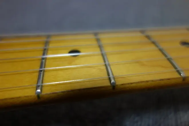 フレットレスベース　GSR320 新品弦に張り替 メンテナンス済み Ibanez SDGR フレットレス - 指板すり合わせ