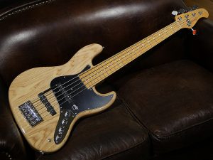 【HISTORY】アーティスト共同開発の5弦ベースが登場！～その①～