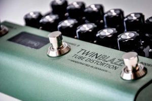 T-REX　TWIN BLAZE ― 真空管12AX7搭載・先進2CHチューブディストーション
