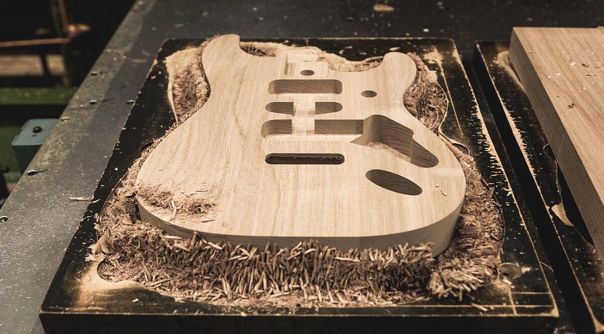 エレキギター ブラック アルダー製 古い物です エレキギターの代表的な