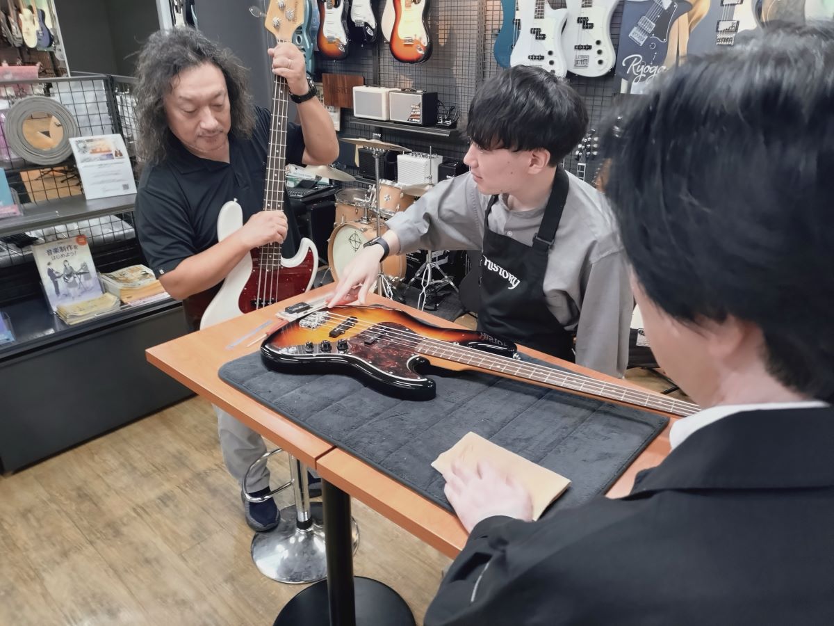HISTORYを愛する者たちの想いが、奇跡のBassGuitarを生み出す物語【前編】｜ルシアー駒木のギターよもやま話 その140
