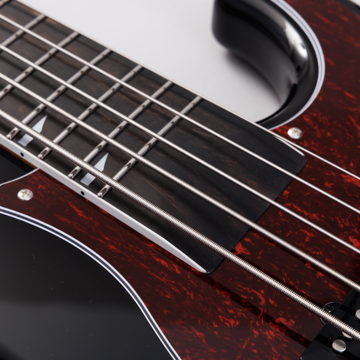 Ryoga VAL-BASS5｜伝統的なベースをもとにさらなる快適性を求めた独自