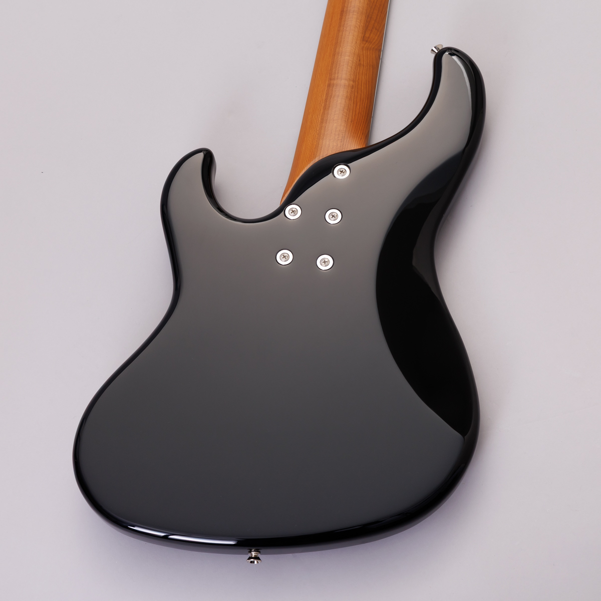 Ryoga VAL-BASS5｜伝統的なベースをもとにさらなる快適性を求めた独自