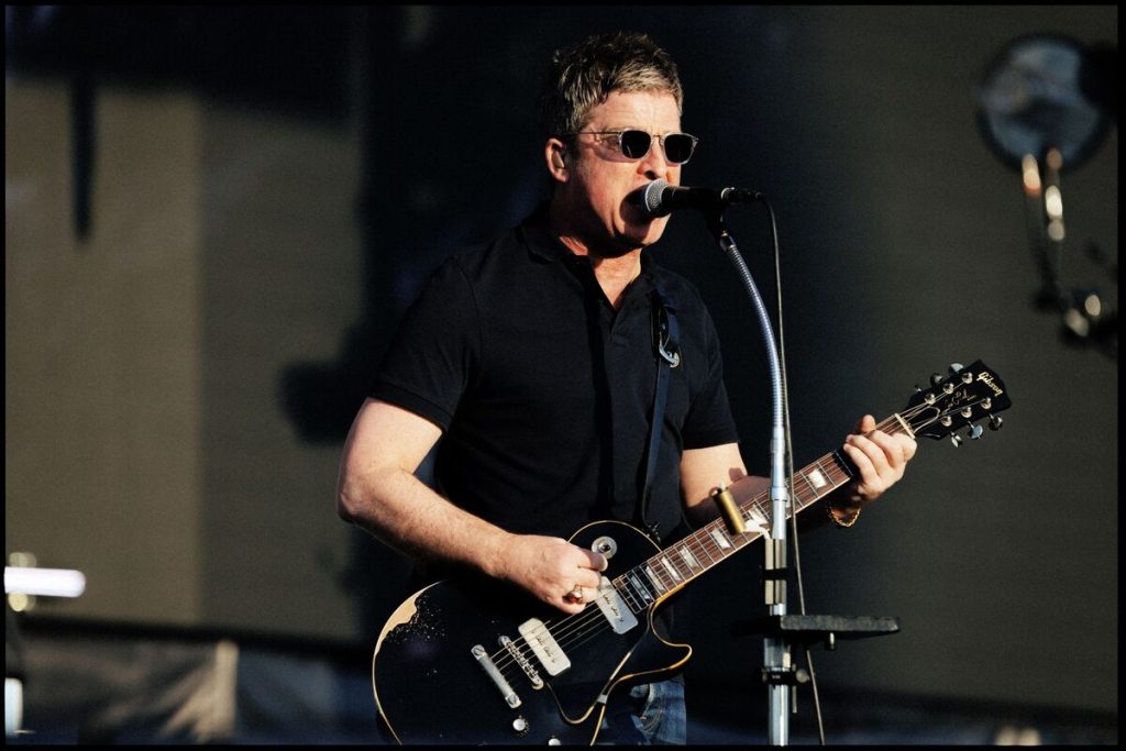 Noel-Gallagher-Oasis-Live-25-