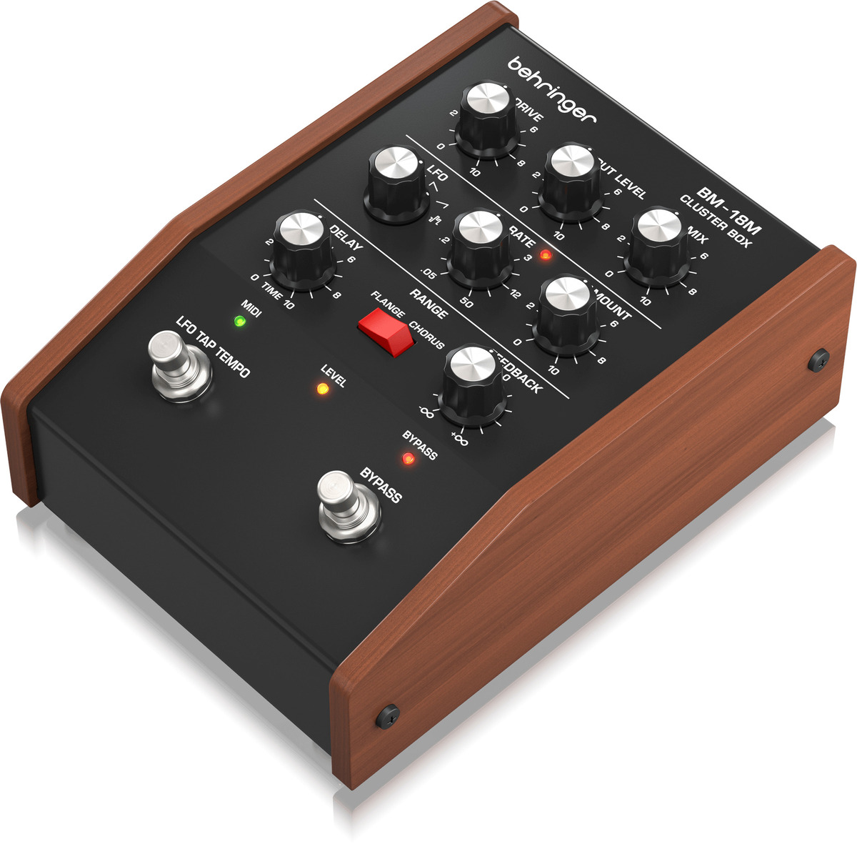 BEHRINGERより90年代のMoogを忠実に再現したエフェクターが2機種登場