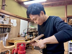 バイヤー古川の銘器探訪 Vol.9 “京都発、引き算の設計が生むプレイヤーズモデル Nishihara Guitars ”