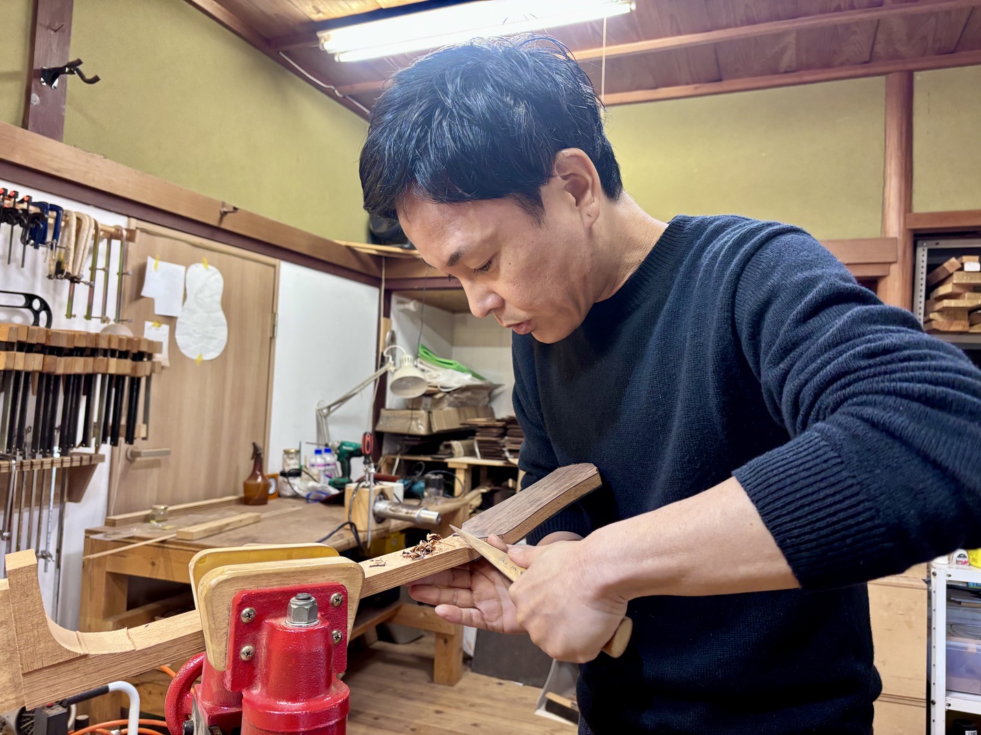 バイヤー古川の銘器探訪 Vol.9 “京都発、引き算の設計が生むプレイヤーズモデル　Nishihara Guitars”
