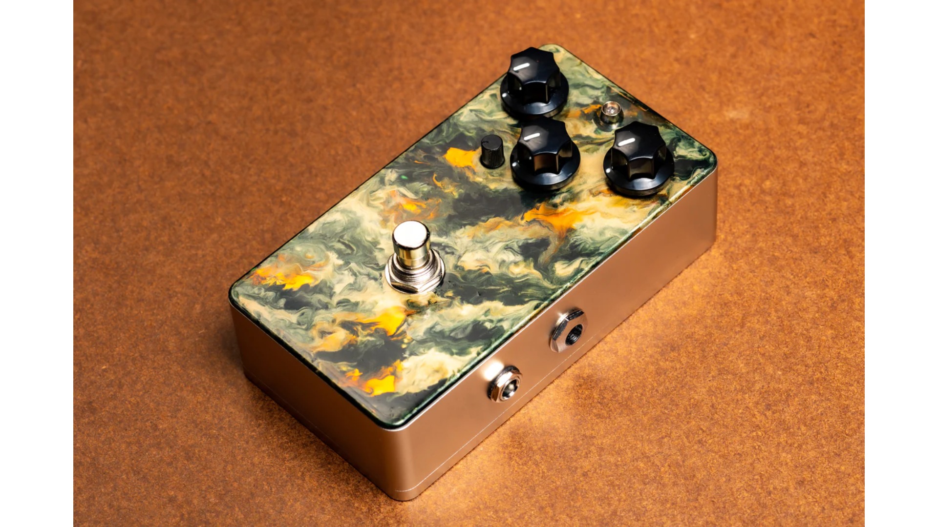 【新製品】Leqtiqueが放つ至高のオーバードライブ「RFD」が登場！官能的なヴァイオリン・トーンを体現