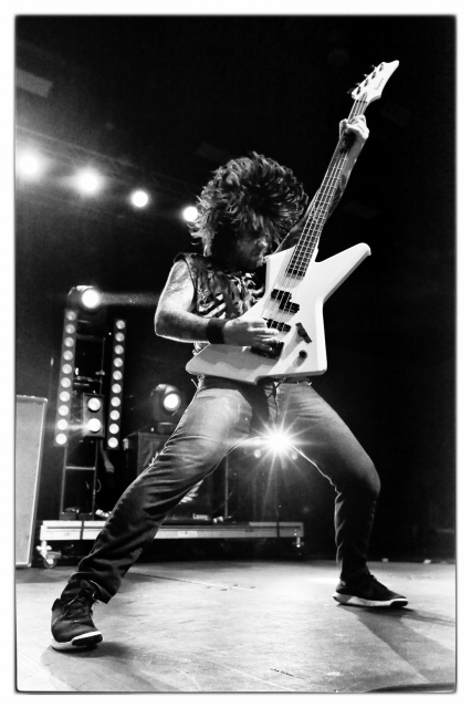 【エレキベース】IbanezよりKILLSWITCH ENGAGのベーシストMike D’Antonioの新シグネチャー･モデル「MDB4」登場