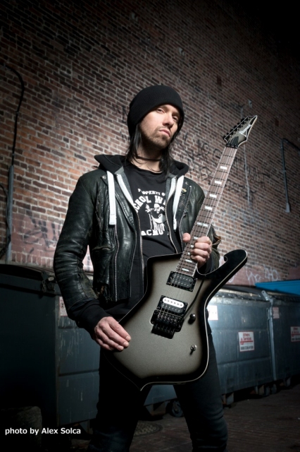 【エレキギター】DRAGONFORCEのギタリストSam Totman（サム･トットマン）シグネチャー2016年モデル「STM3」登場
