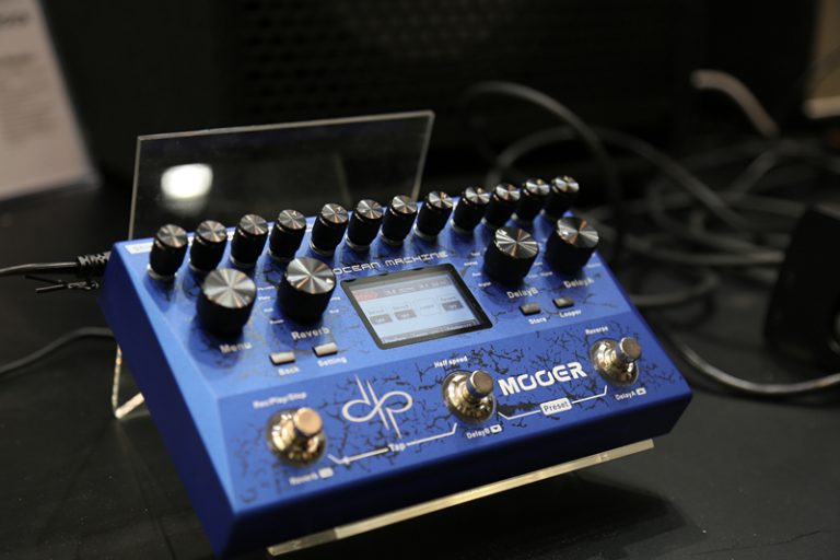 【NAMM2017：マルチエフェクター】MOOER、Devin Townsendとのコラボから生まれた空間系マルチ “Ocean Machine”発表