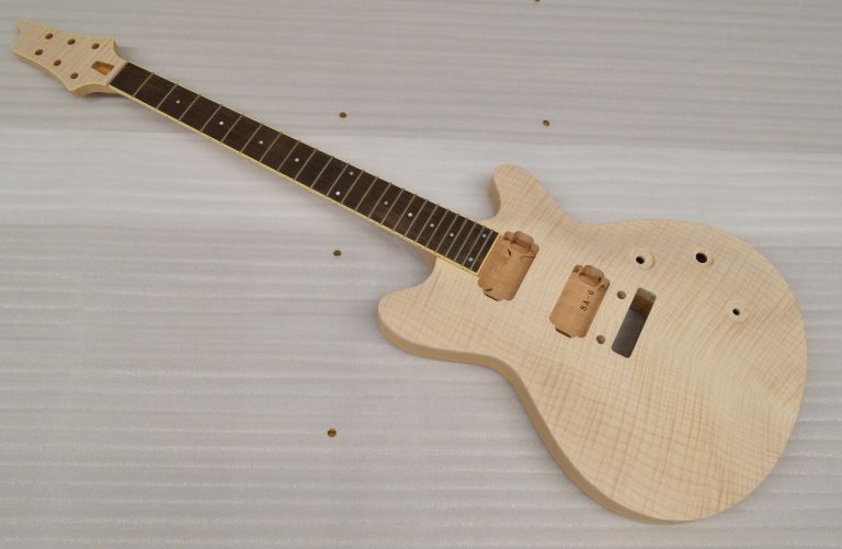 Suhr カスタムオーダーマッチングヘッド仕様 Suhr カスタムオーダーマッチングヘッド仕様（エレキギター）